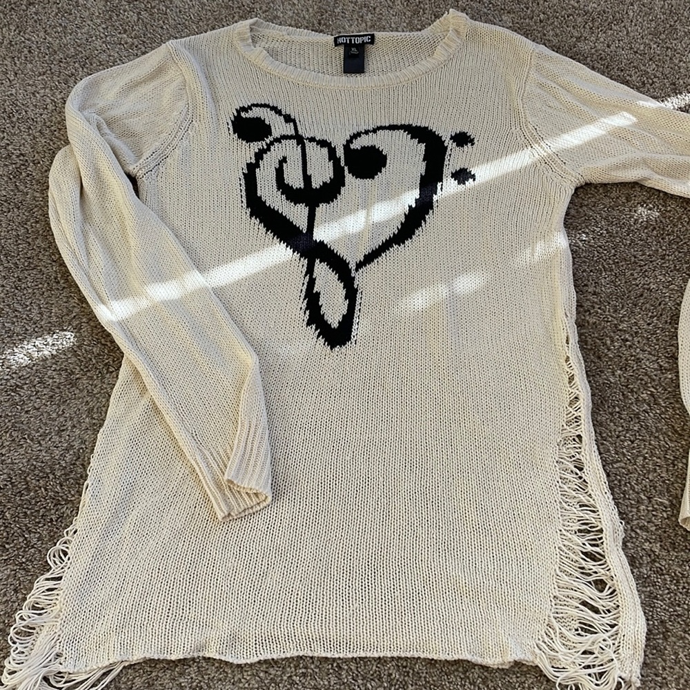 Hot Topic Treble Clef Knit Sweater